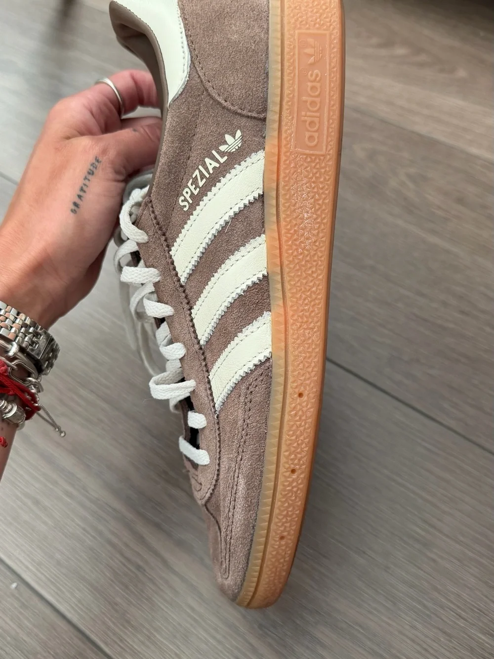 adidas classic low